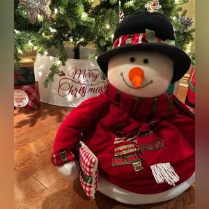 Festive Snowman Holiday Decor in Red and Black